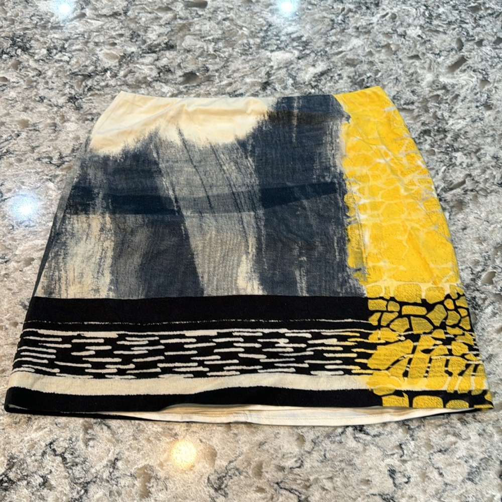 ELIE TAHARI Black and Yellow Abstract Mini Skirt. Size 6 - Picture 7 of 14